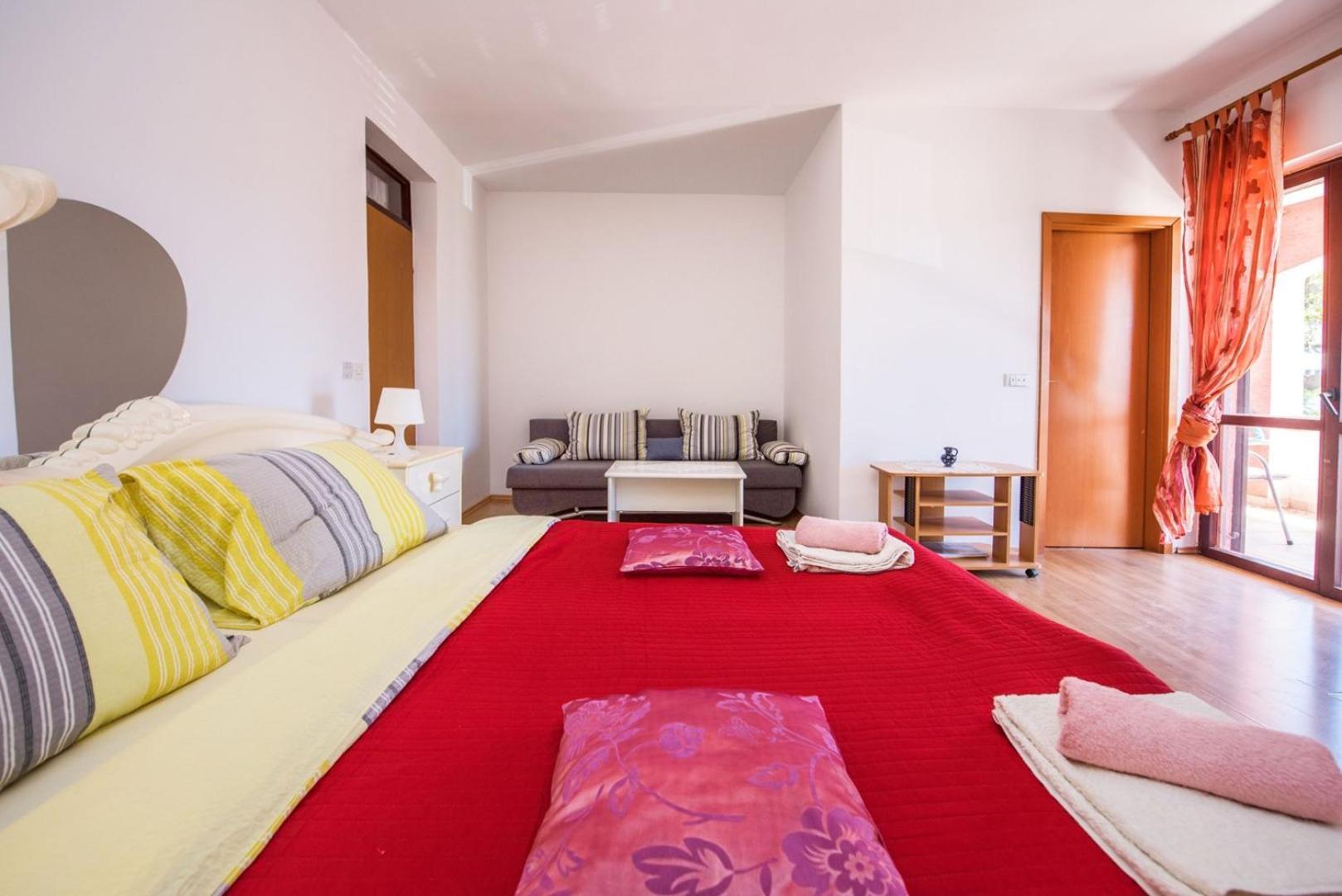 Two Bed Rooms Fortuna Near The Beach Porec Exterior photo
